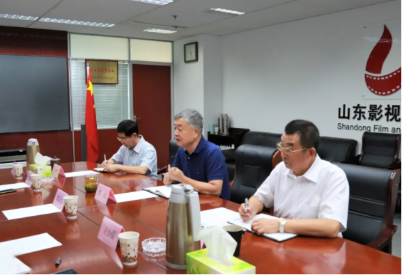 省委宣傳部副部長魏長民帶領部政策法規研究室同志來山影集團調研指導
